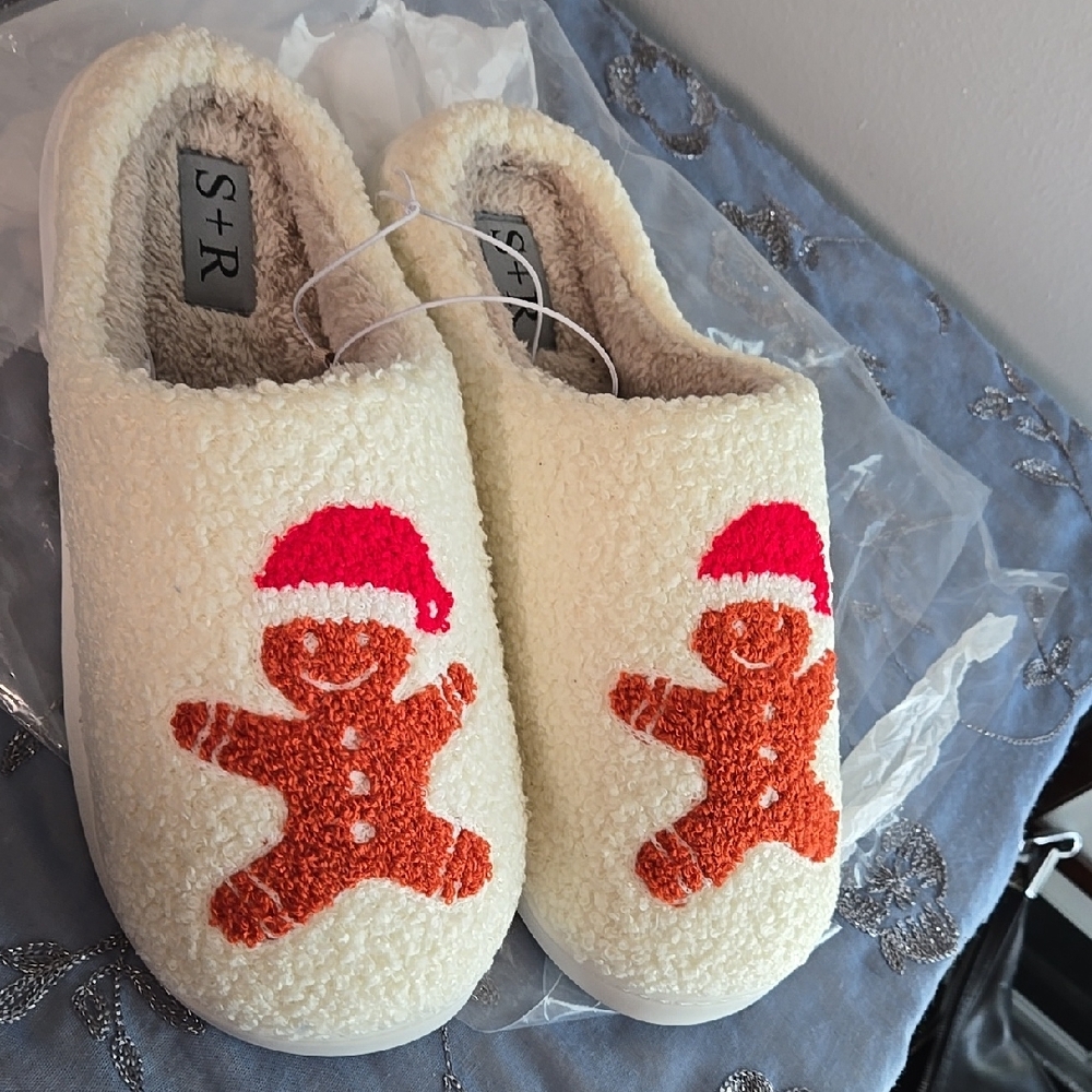 NWT Festive Cream and Red Gingerbread Slippers